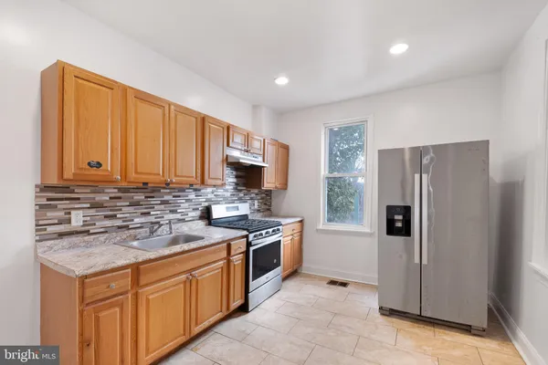 $170,000 | 403 South 6th Street, Darby, PA 19023