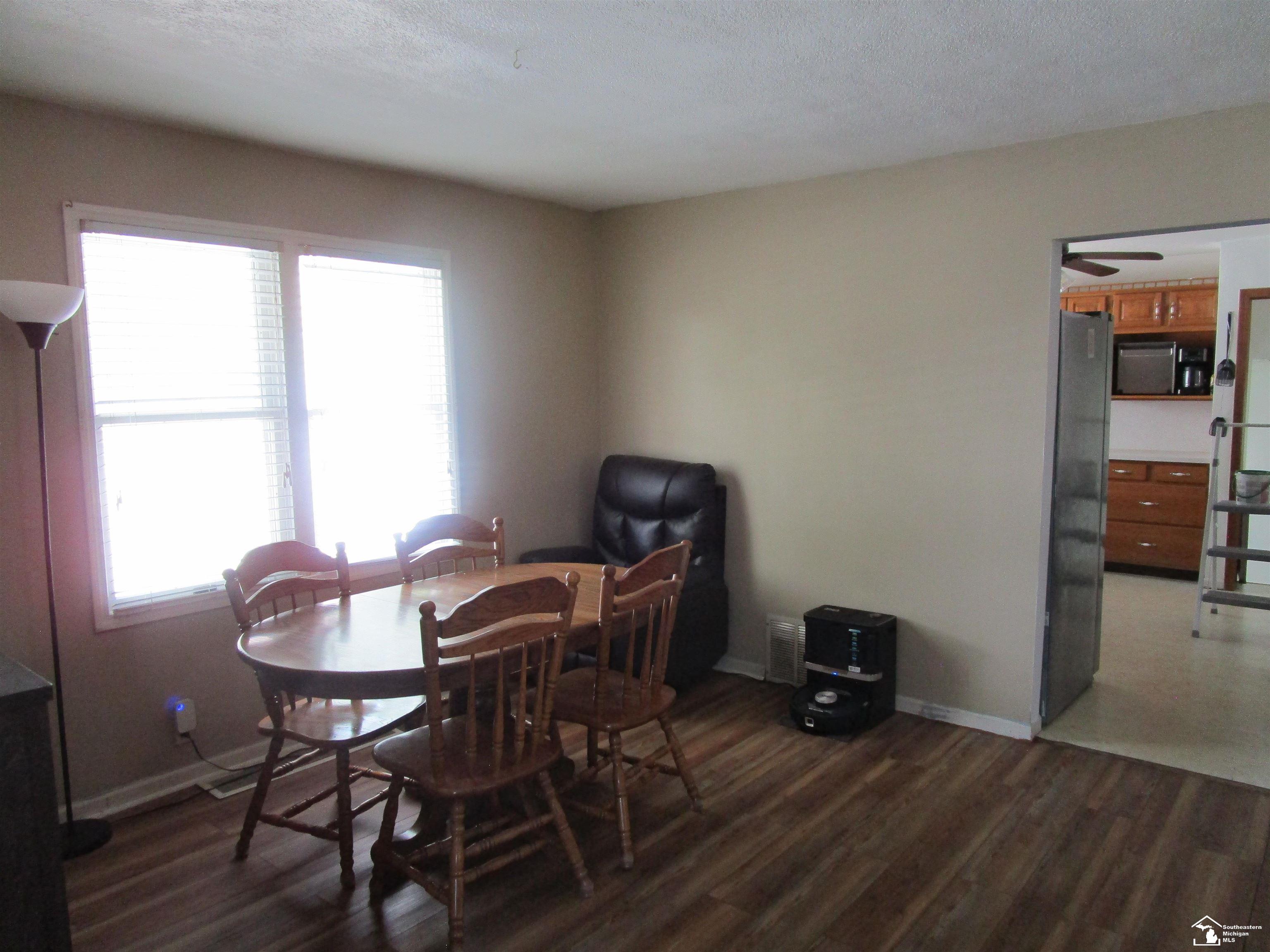 2342 Vivian Road Monroe, MI 48162 - Photo 7 of 32