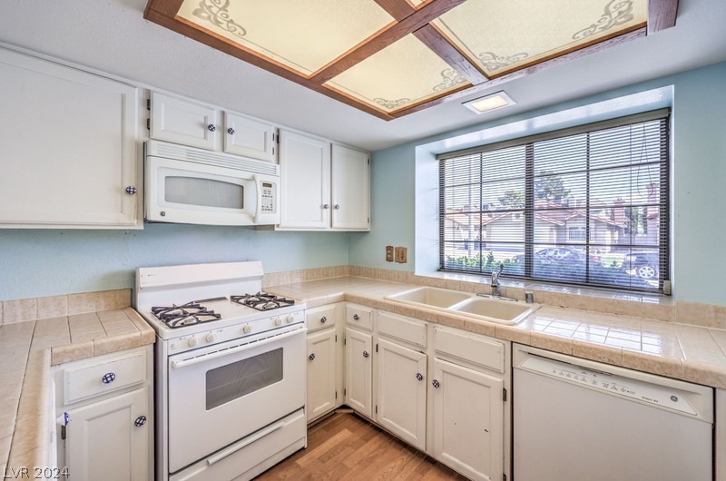 6525 Deadwood Road Las Vegas, NV 89108 - Photo 8 of 23