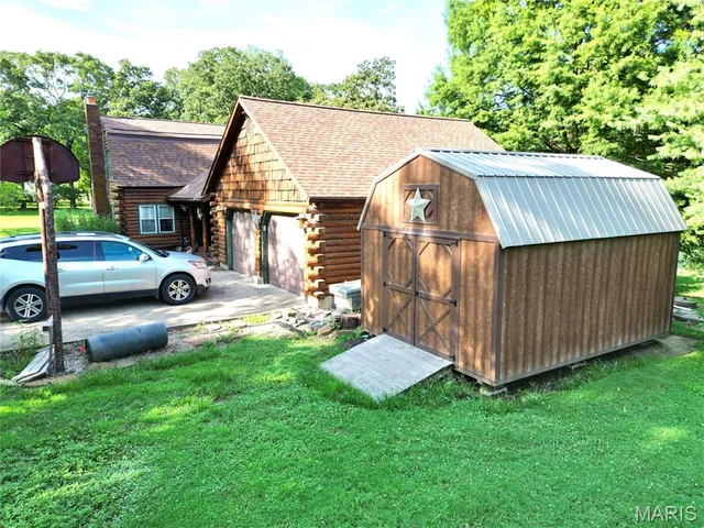 $260,000 | 3638 Hotze Road, Salem, IL 62881