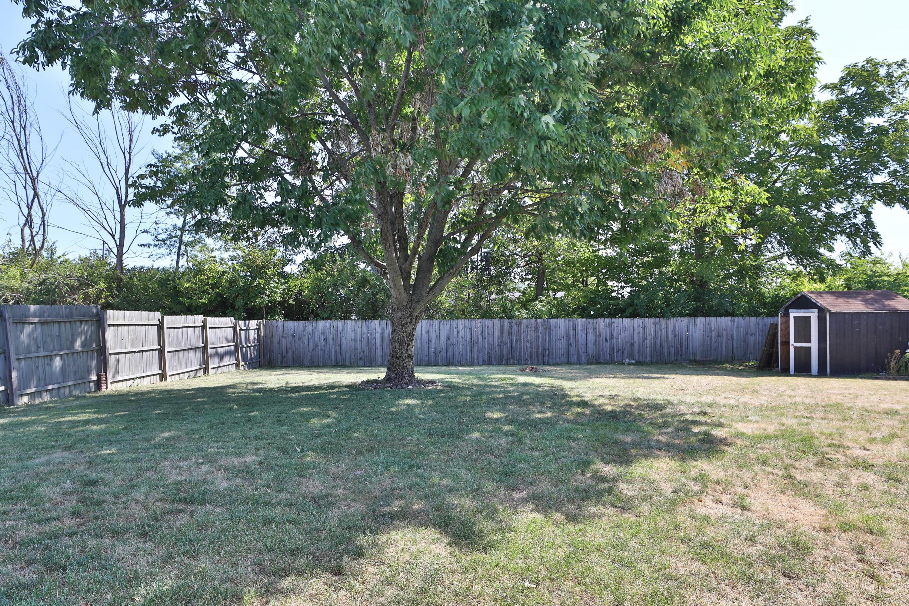 626 South Murray Hill Road Columbus, OH 43228 - Photo 32 of 33 626-S-MurrayHill-35