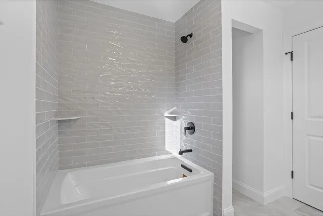 $1,950,000 | 6 Colonel Rolls Drive, Westford, MA 01886