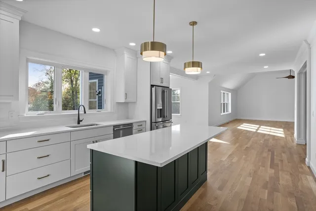 $1,950,000 | 6 Colonel Rolls Drive, Westford, MA 01886