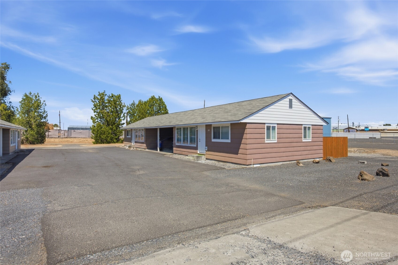329 South Gibby Road Moses Lake, WA 98837 - Photo 5 of 37
