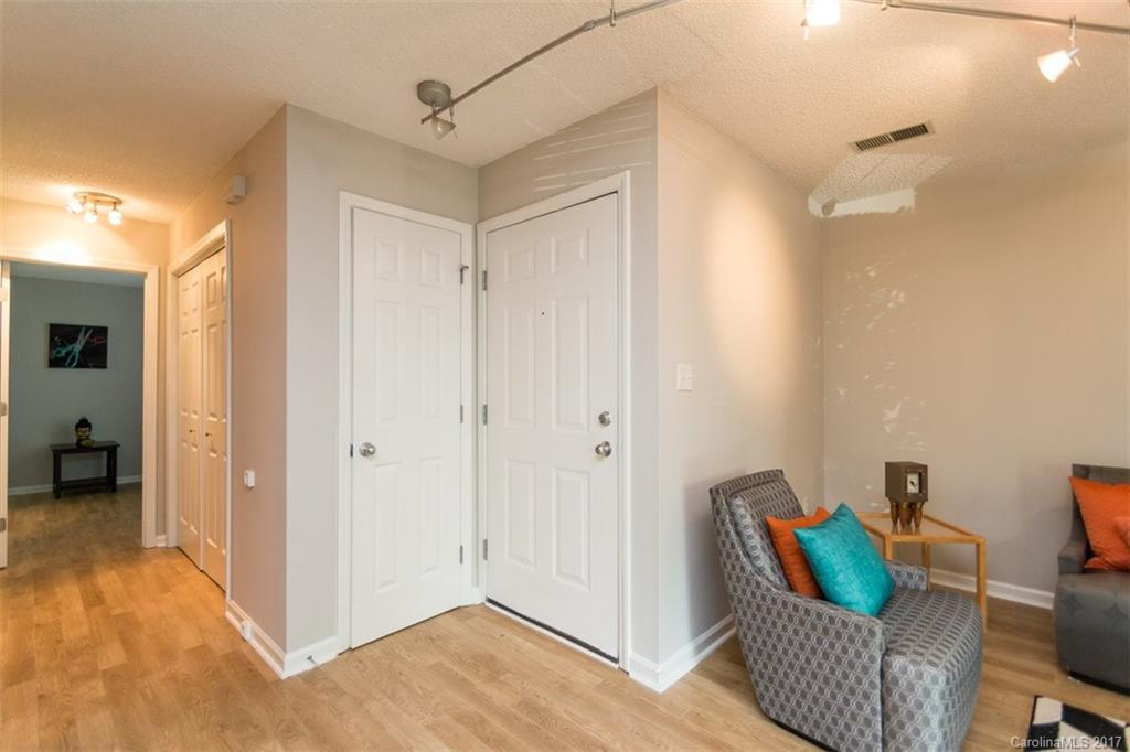 5003 Sharon Road, Unit I Charlotte, NC 28210 - Photo 4 of 22