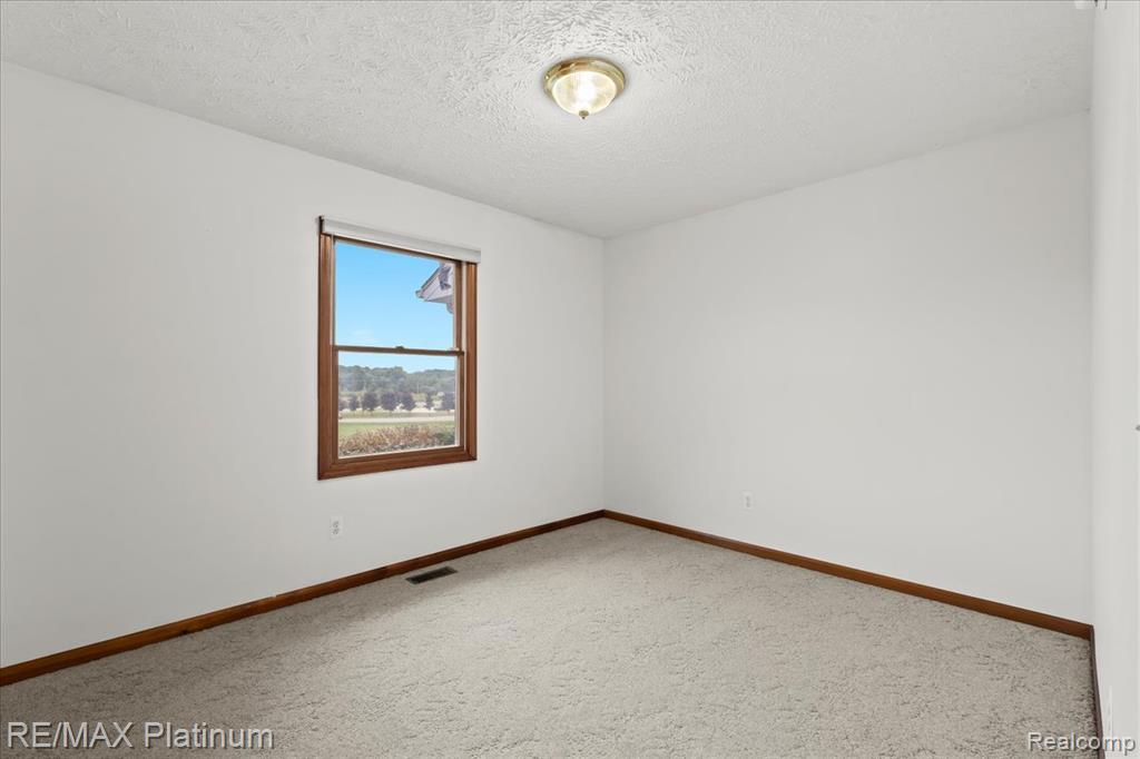 6893 Sanford Road Howell, MI 48855 - Photo 22 of 44