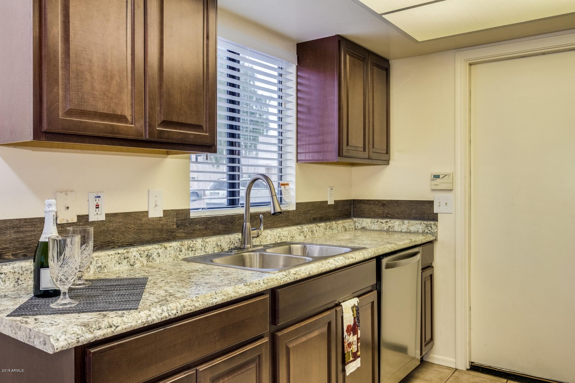 2555 West Kathleen Road Phoenix, AZ 85023 - Photo 7 of 20 Kathleen (7)