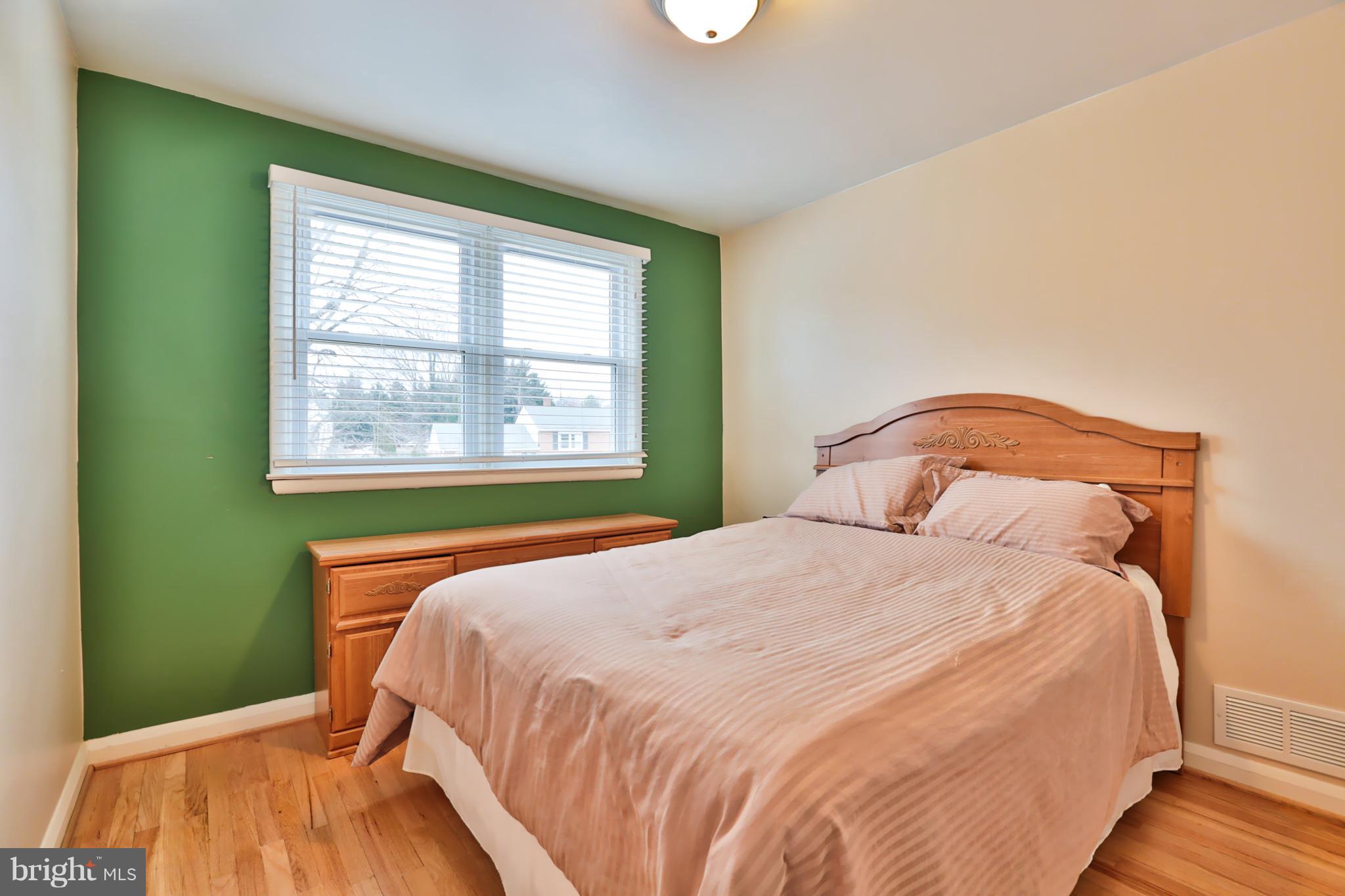 312 Orley Road Baltimore, MD 21228 - Photo 26 of 30 Spacious Third Bedroom