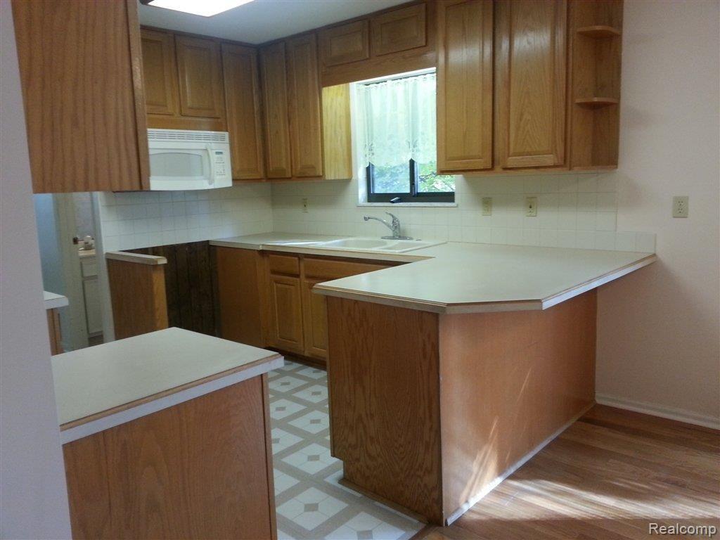 170 Myers Road Lapeer, MI 48446 - Photo 7 of 23 170 Myers kitchen.jpg