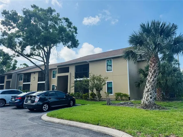 $1,900 | 4032 Crockers Lake Boulevard, Unit 27, Sarasota, FL 34238