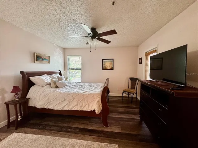 $1,900 | 4032 Crockers Lake Boulevard, Unit 27, Sarasota, FL 34238