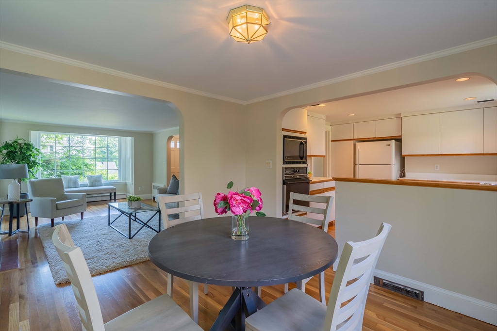 6 Preston Road Lexington, MA 02420 - Photo 11 of 42