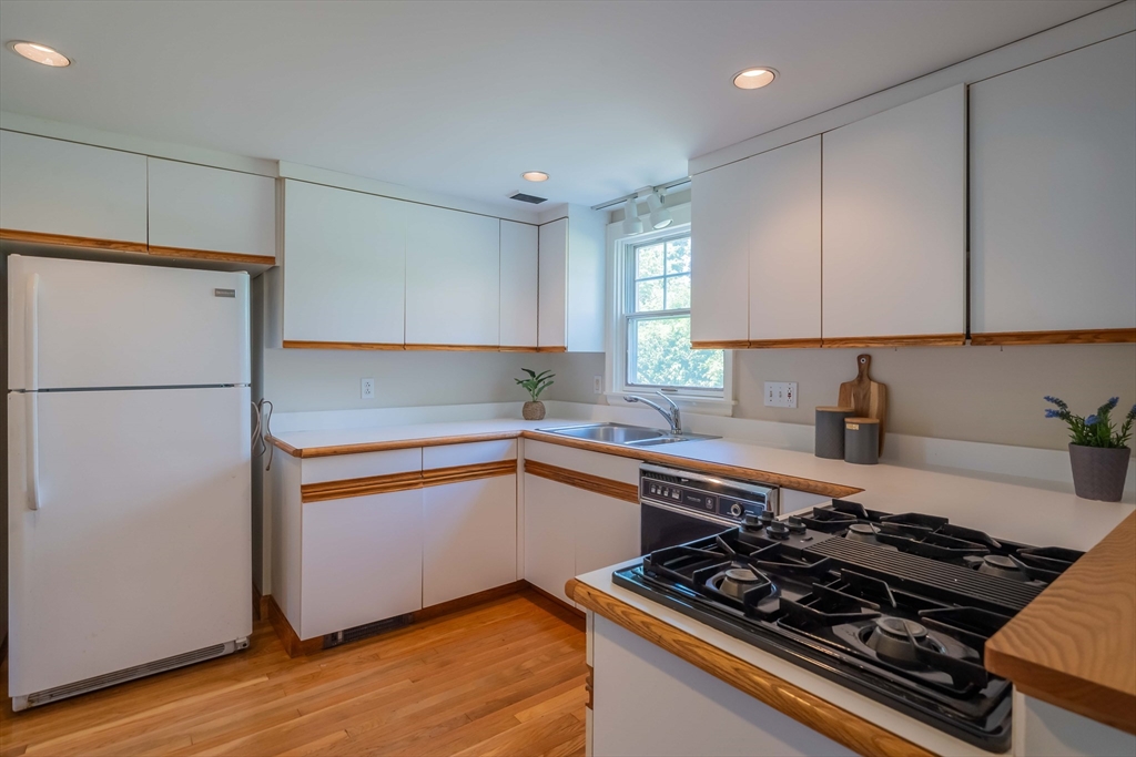6 Preston Road Lexington, MA 02420 - Photo 12 of 42