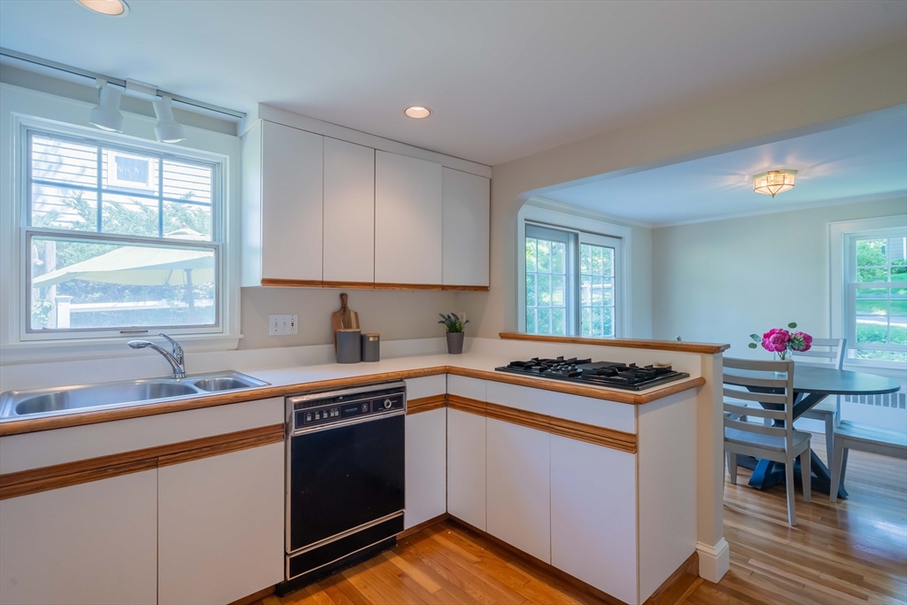 6 Preston Road Lexington, MA 02420 - Photo 13 of 42