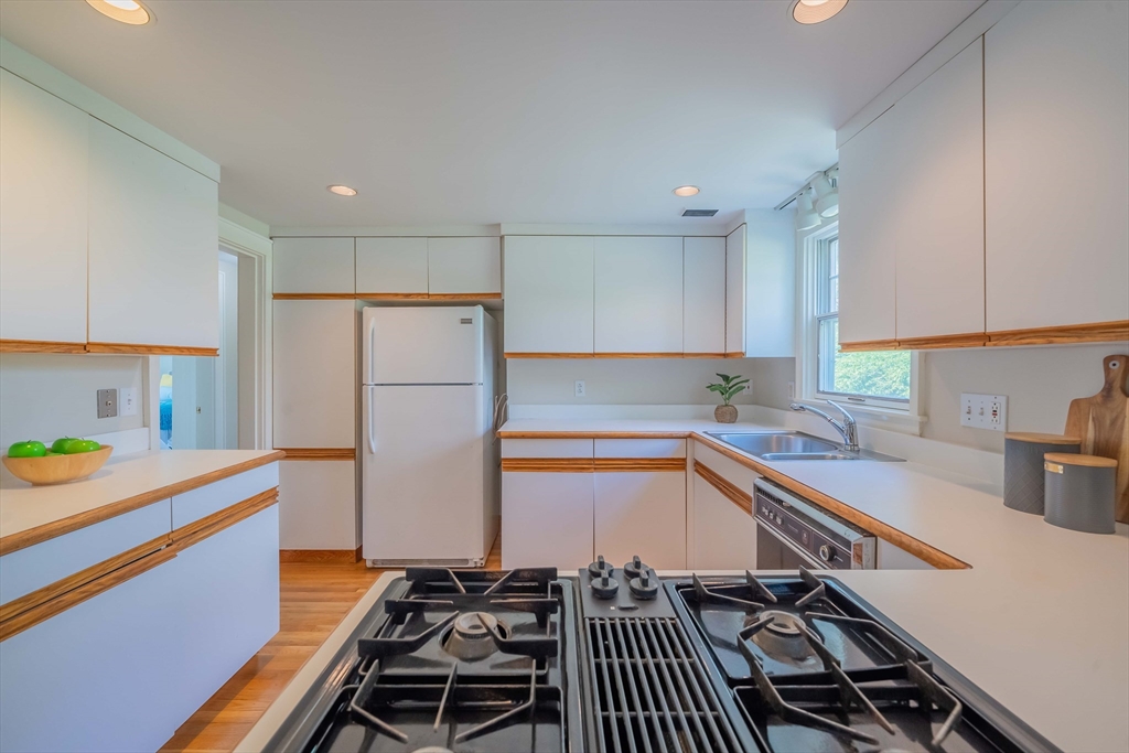 6 Preston Road Lexington, MA 02420 - Photo 15 of 42