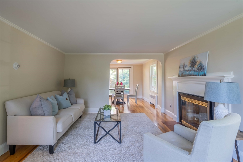 6 Preston Road Lexington, MA 02420 - Photo 3 of 42