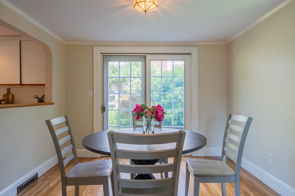 6 Preston Road Lexington, MA 02420 - Photo 7 of 42