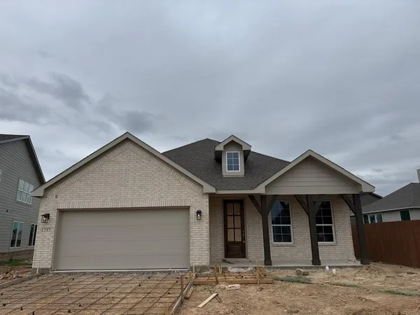 $381,575 | 1237 Frio Drive, Springtown, TX 76082