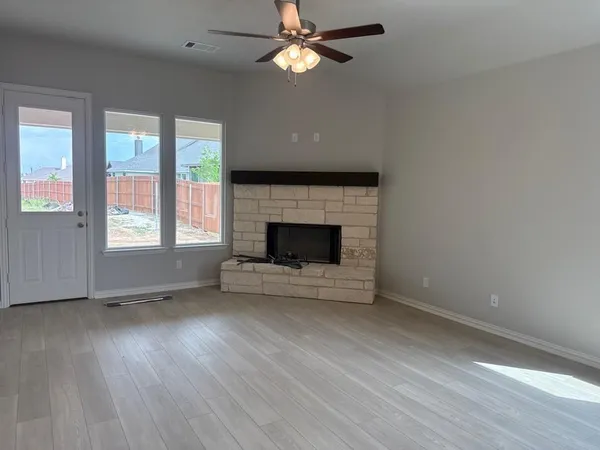 $381,575 | 1237 Frio Drive, Springtown, TX 76082