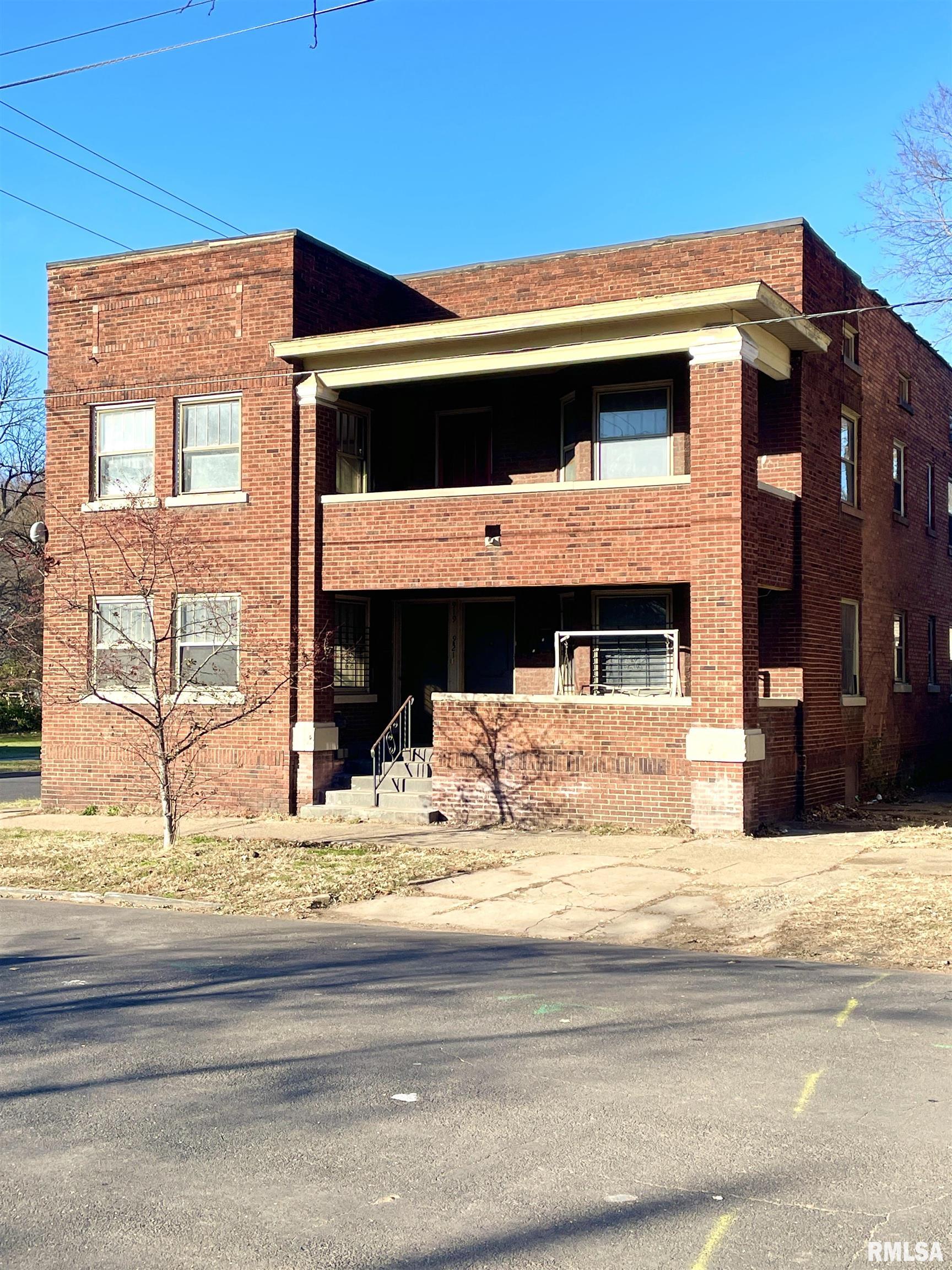 919 West 3rd Street Peoria, IL 61605 - Photo 2 of 32