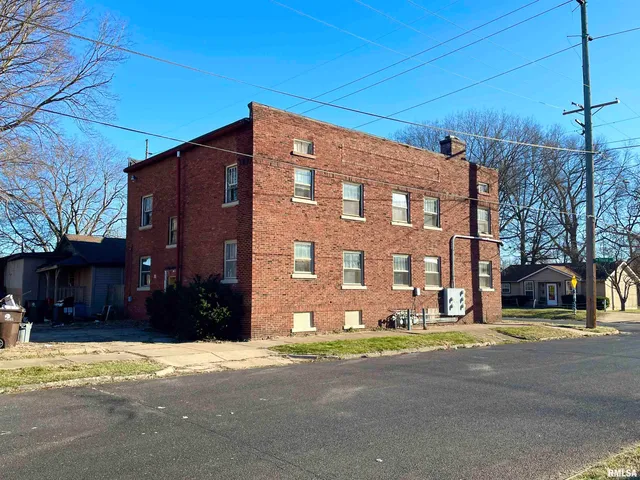 $175,000 | 919 West 3rd Street, Peoria, IL 61605