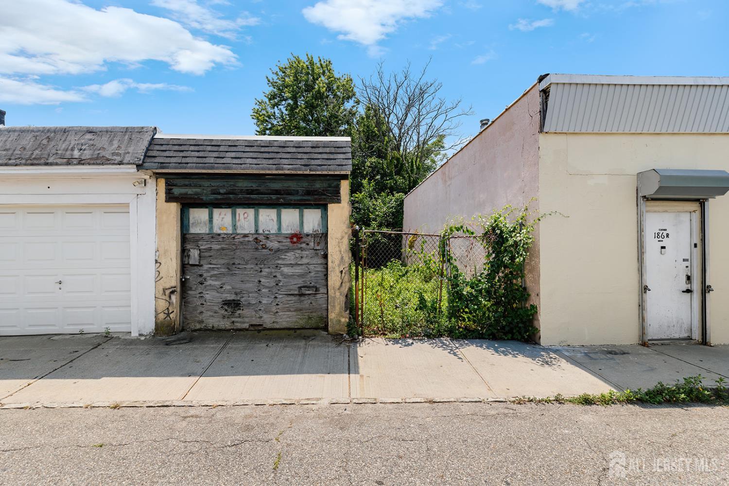 181 State Street Perth Amboy, NJ 08861 - Photo 4 of 34