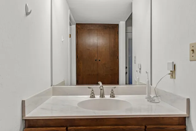 $1,024,000 | 5982 Ascot Drive, Oakland, CA 94611