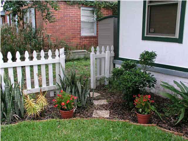 209 Bryant Road Pensacola, FL 32507 - Photo 4 of 17 Cottage garden