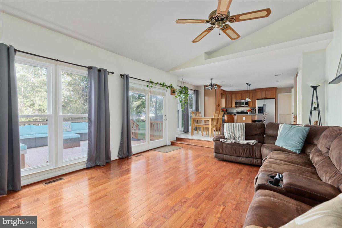 6702 Jade Post Lane Centreville, VA 20121 - Photo 23 of 66