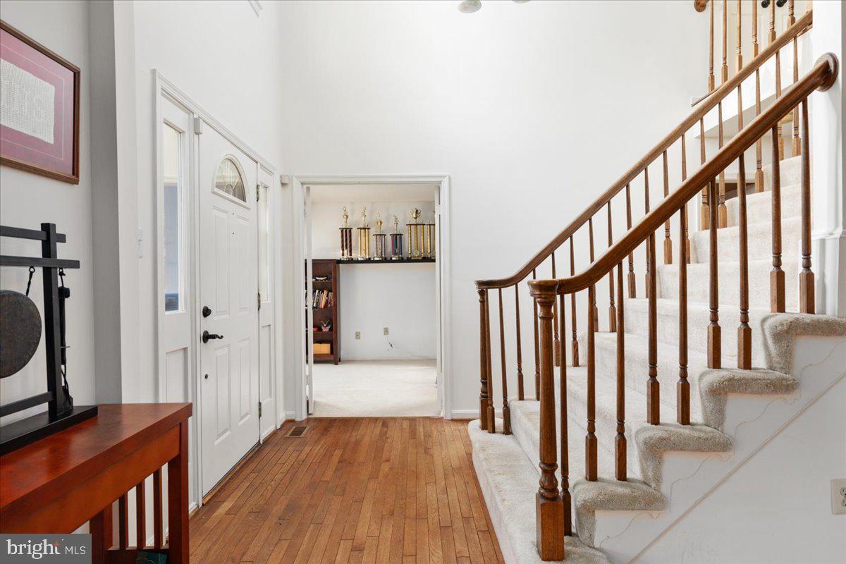 6702 Jade Post Lane Centreville, VA 20121 - Photo 5 of 66