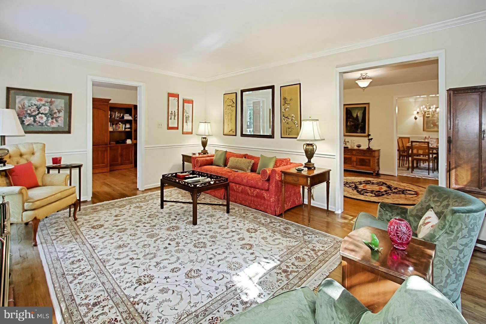 SpaciousLiving Room