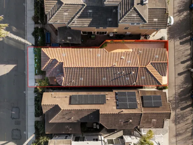 a view of entryway with a front door
