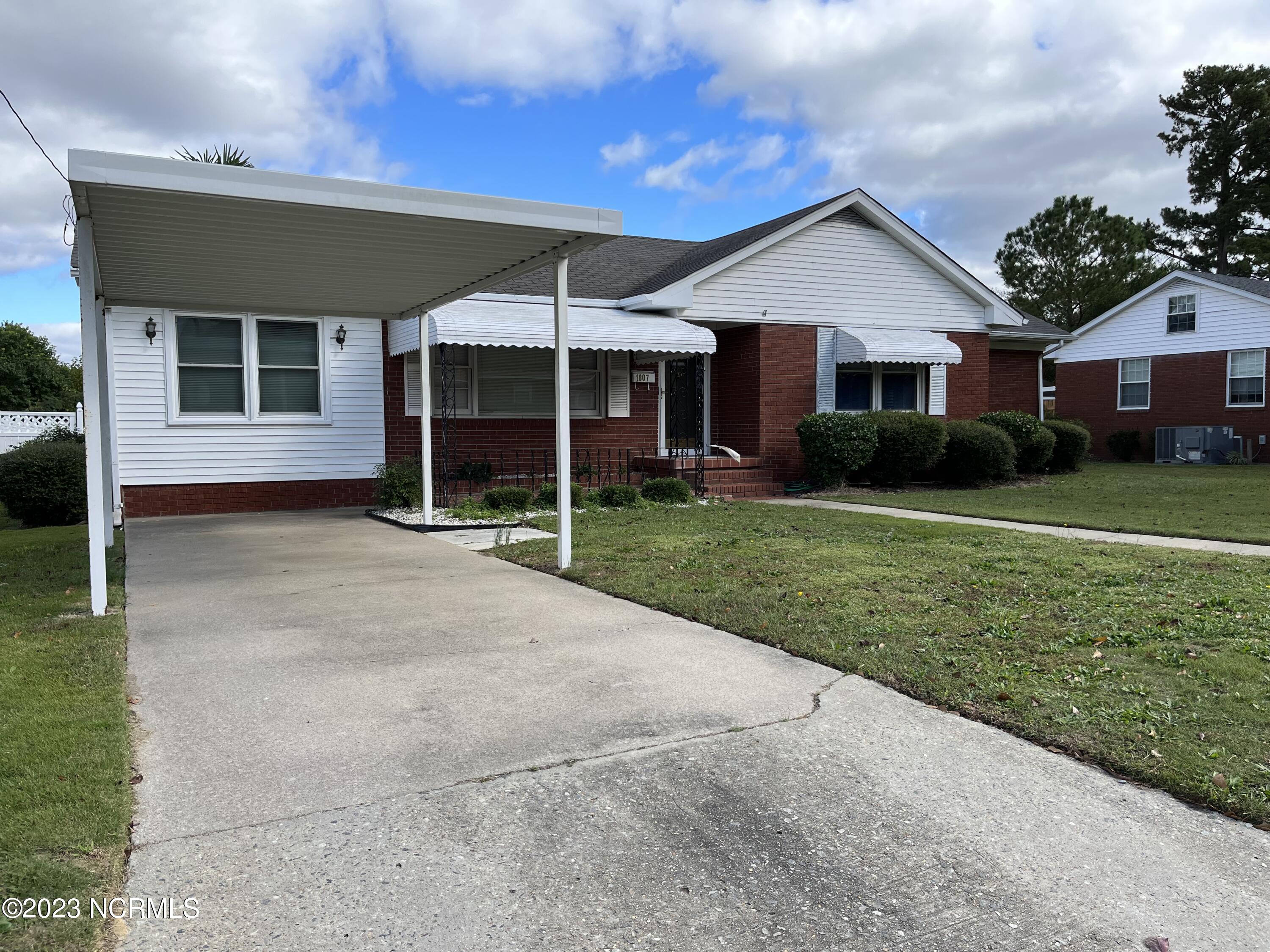 1807 Queens Road Kinston, NC 28501 - Photo 1 of 32 IMG_3463