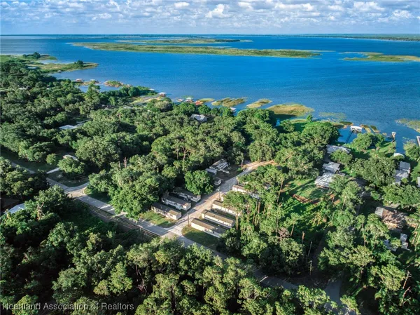 $1,300 | 44 Crawford Drive, Unit 21, Lake Placid, FL 33852