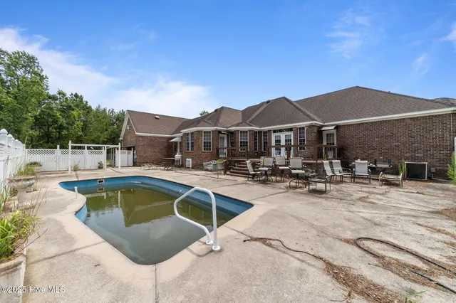 $575,000 | 20470 7 Creeks Highway, Tabor City, NC 28463