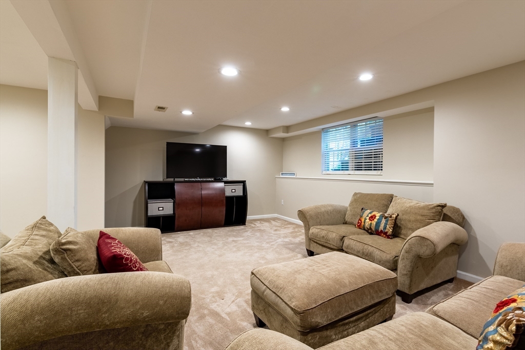 16 Huckleberry Road Hopkinton, MA 01748 - Photo 32 of 41 Gallery Image 32