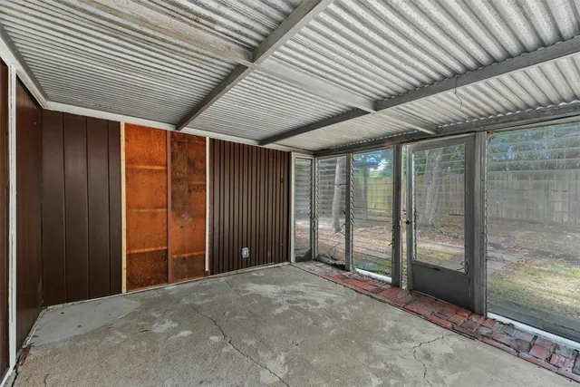 a big room with an entryway