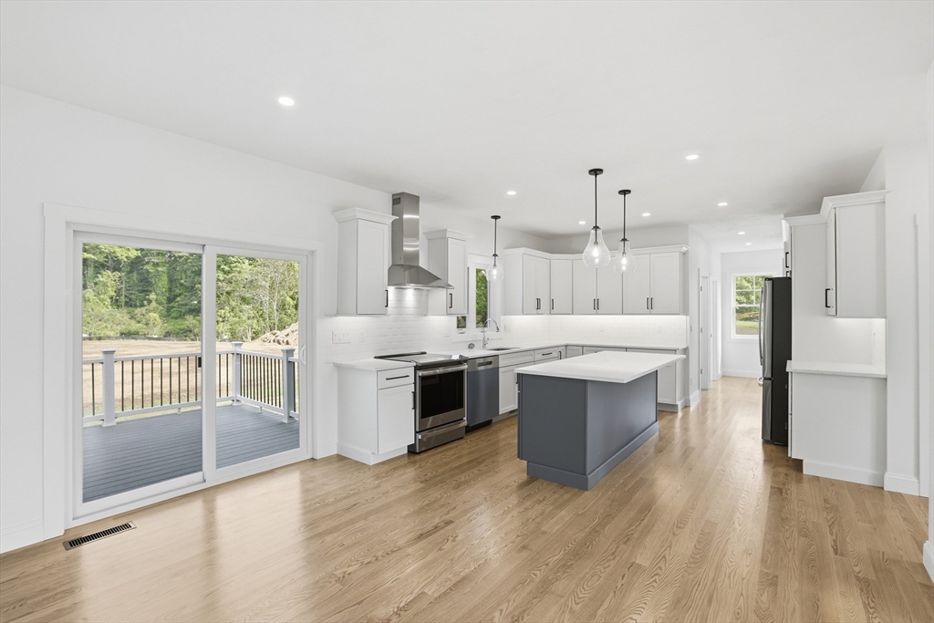 294 Salem Road Dracut, MA 01826 - Photo 5 of 33