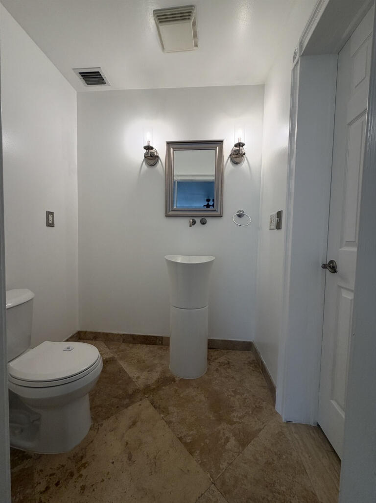 2650 Northeast 52nd Street Lighthouse Point, FL 33064 - Photo 28 of 36 41474_6980d322905b2_02.02.2026_image-28
