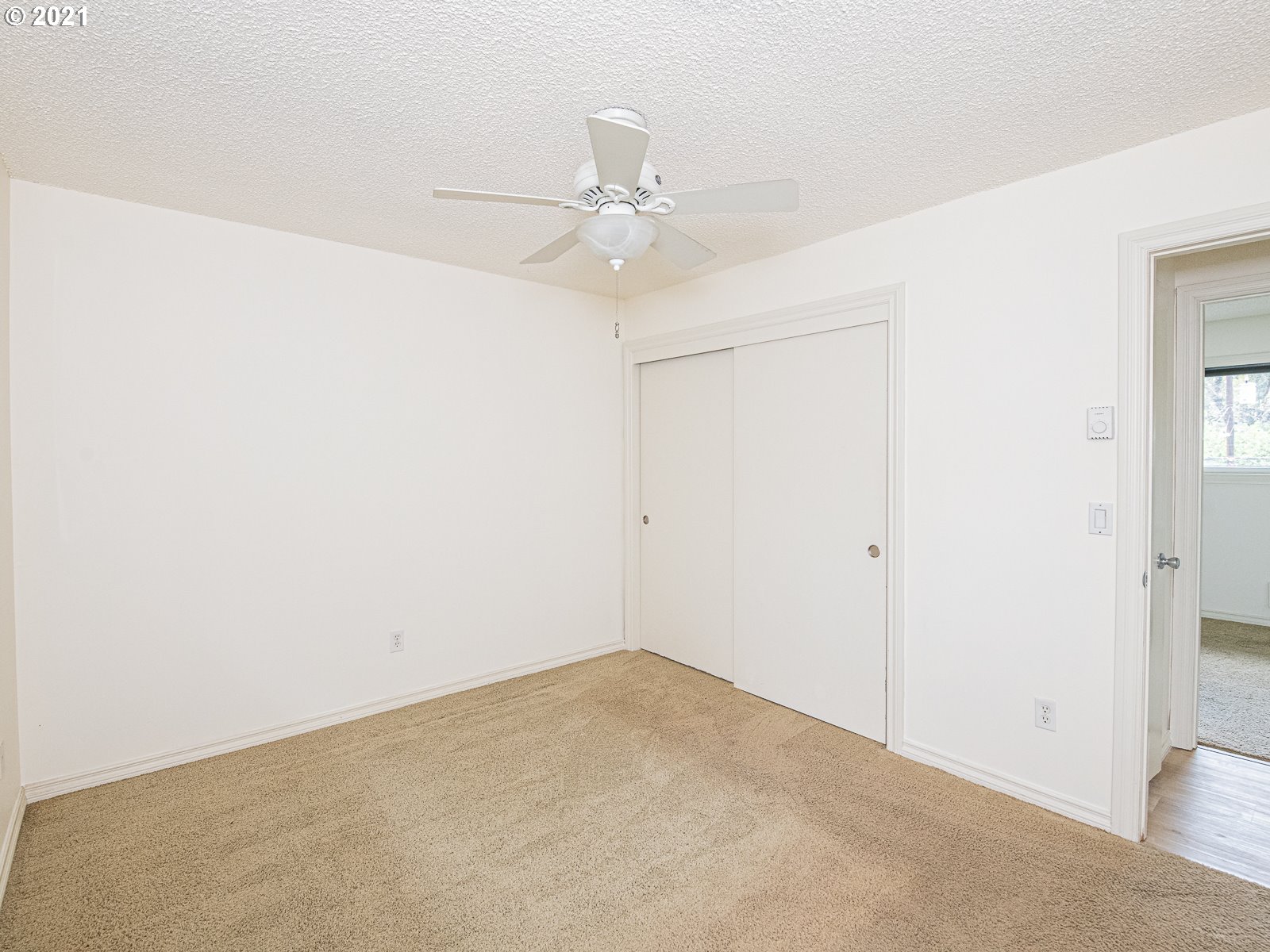 5902 Southwest Vermont Street Portland, OR 97219 - Photo 12 of 32 Gallery Image 12