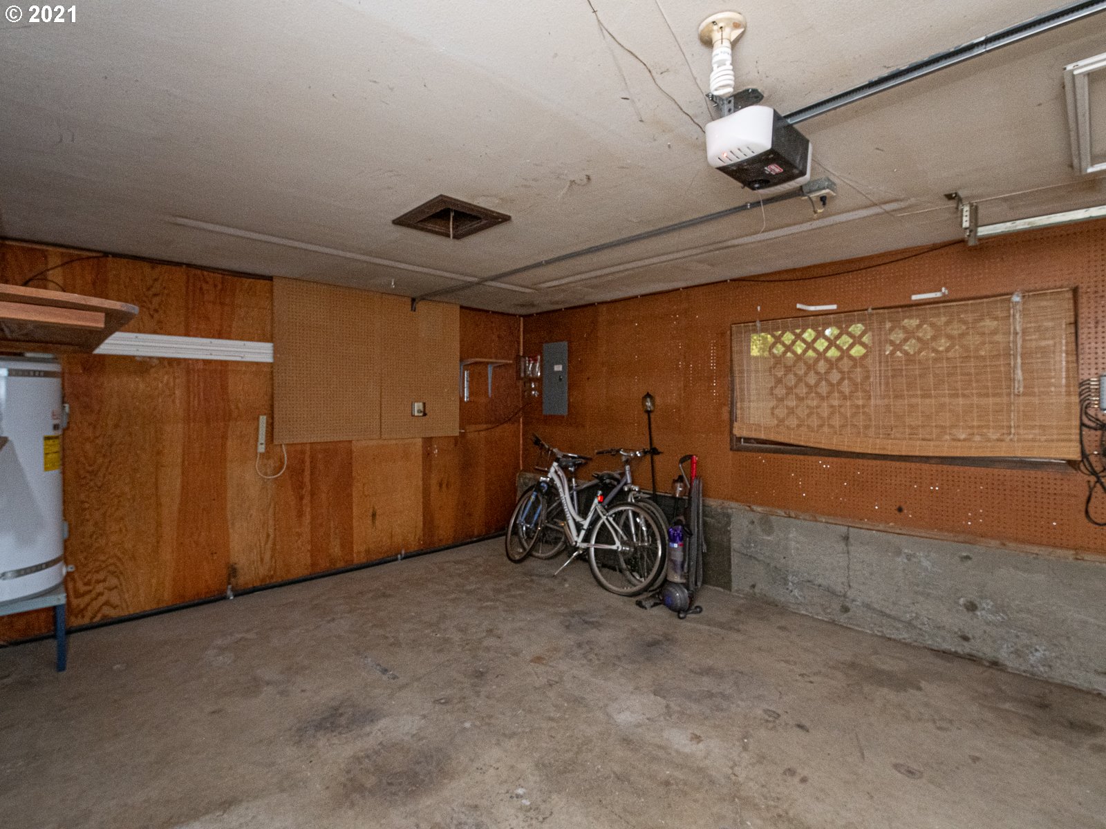 5902 Southwest Vermont Street Portland, OR 97219 - Photo 29 of 32 Gallery Image 29