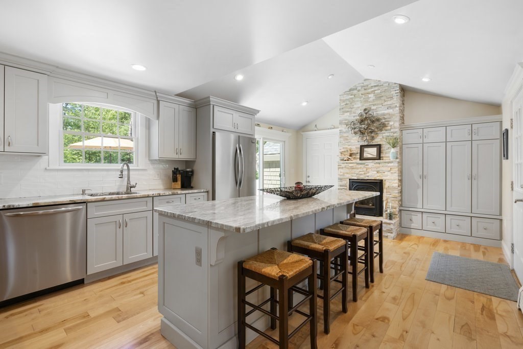 8 Buckboard Road Duxbury, MA 02332 - Photo 5 of 42 Gallery Image 5