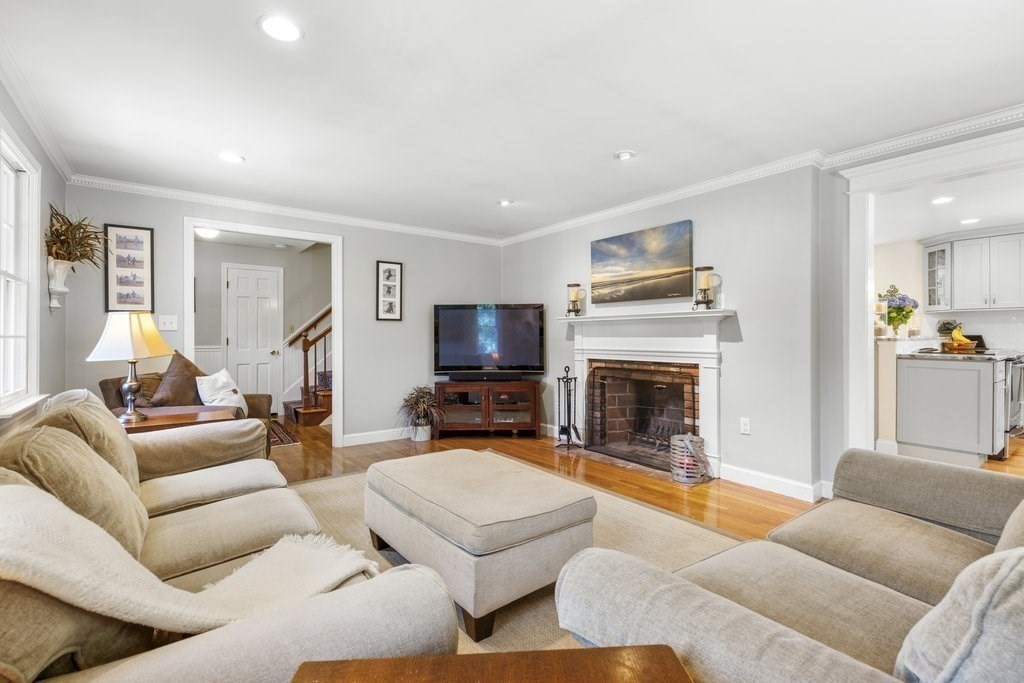8 Buckboard Road Duxbury, MA 02332 - Photo 10 of 42 Gallery Image 10
