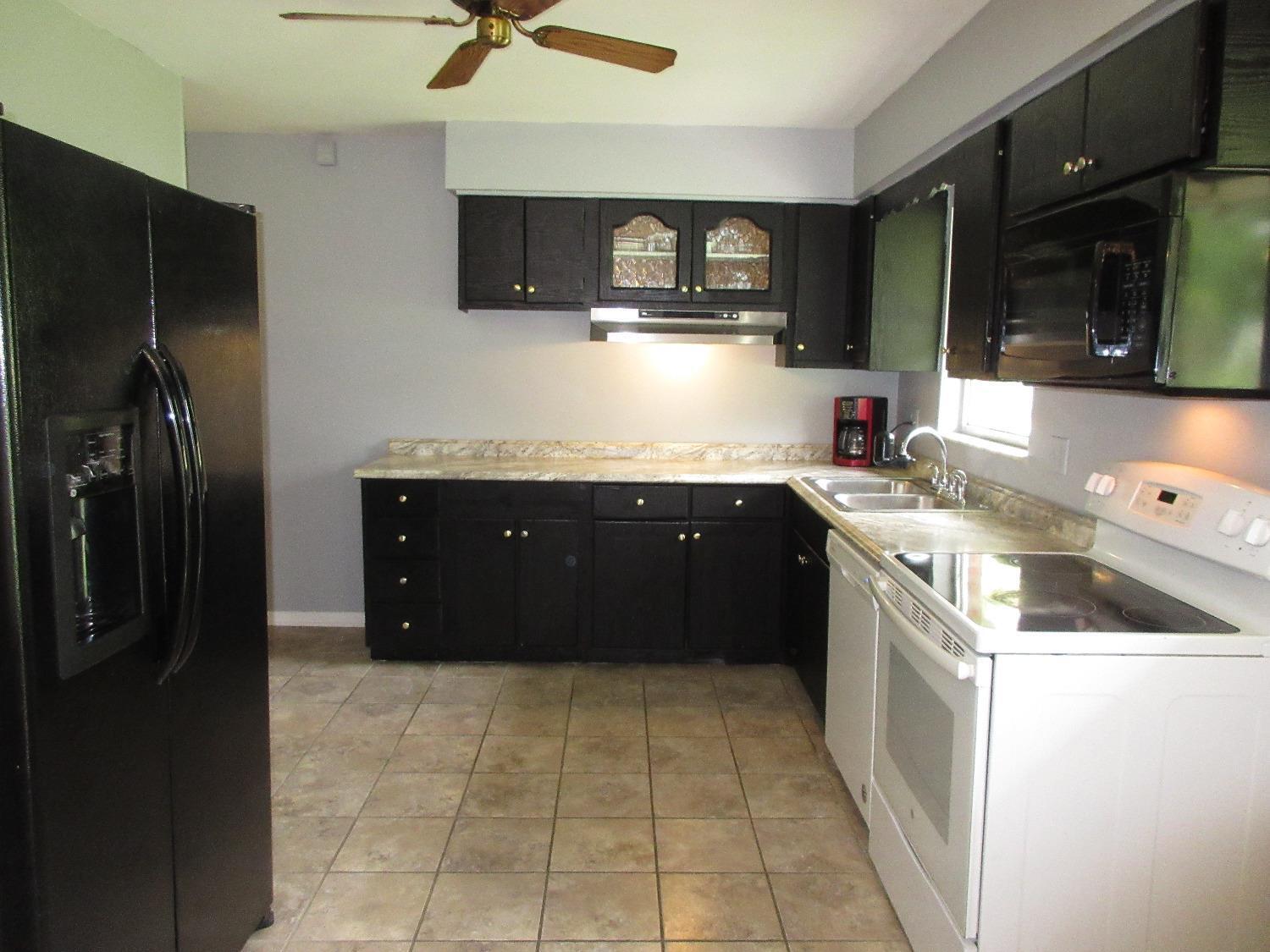 5796 Lawrence Road Cincinnati, OH 45248 - Photo 17 of 33