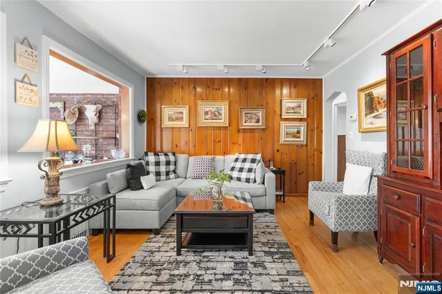 $769,999 | 824 Summit Avenue, Hackensack, NJ 07601