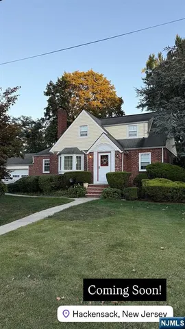 $769,999 | 824 Summit Avenue, Hackensack, NJ 07601