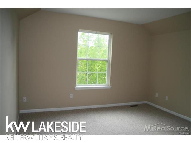 1162 Butler Boulevard Howell, MI 48843 - Photo 10 of 10 31319180-9.JPG