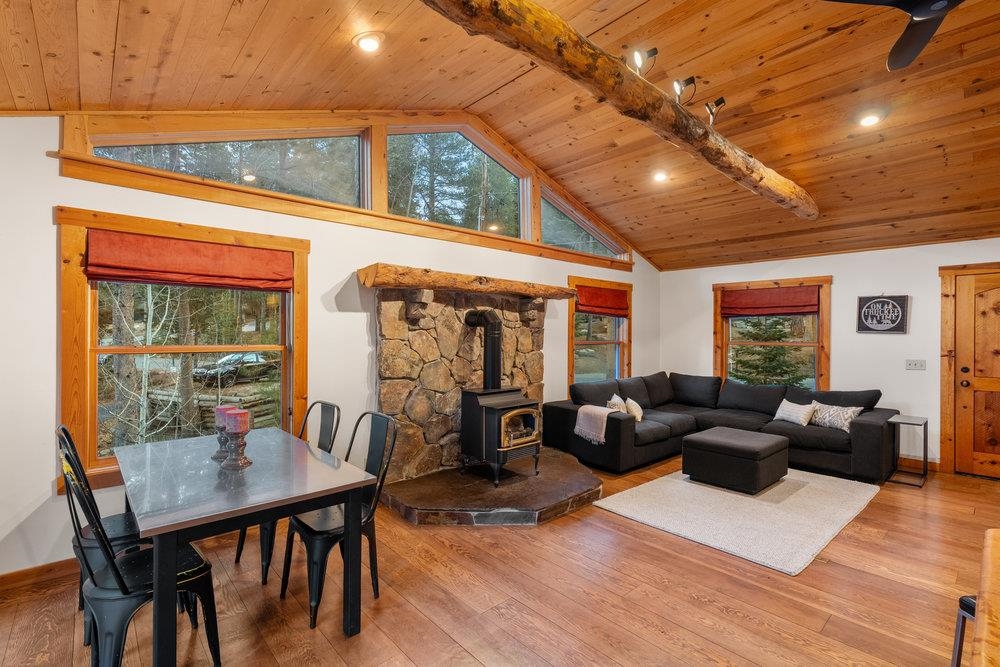 10480 Iris Road Truckee, CA 96161 - Photo 6 of 28 Gallery Image 6