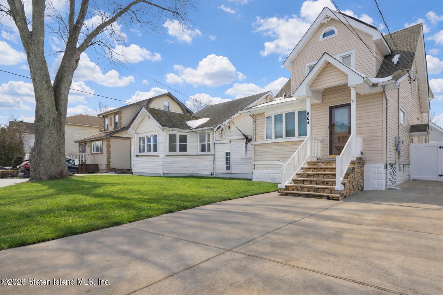 664 Annadale Road Staten Island, NY 10312 - Photo 43 of 43 6E7799B2-33A2-4214-B91B-BD922E44471B