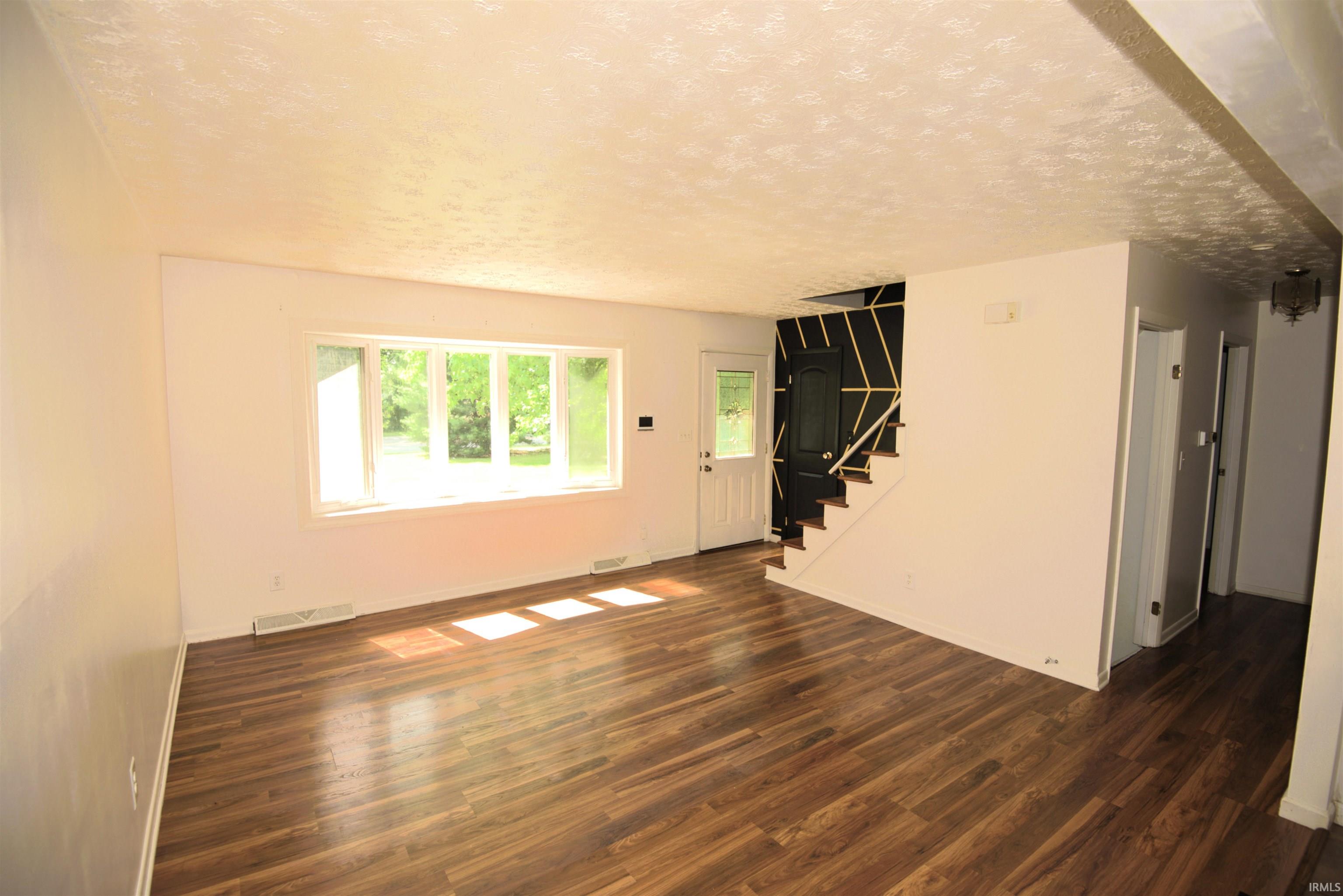 54872 Bittersweet Road Mishawaka, IN 46545 - Photo 3 of 23